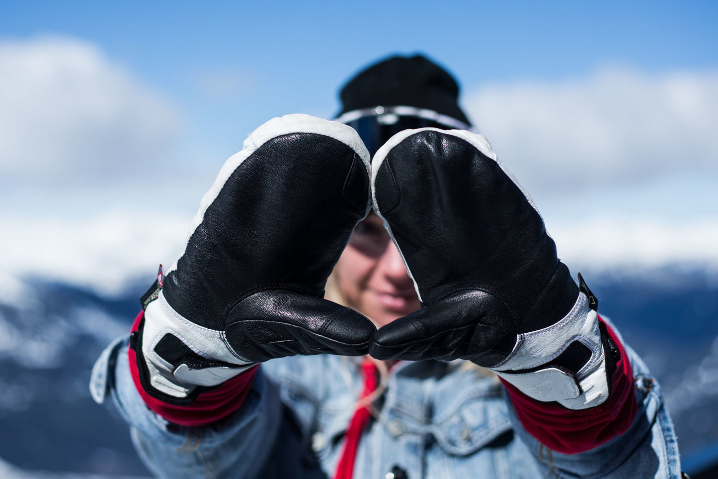MAAD Mitts | True Wht 135 USD