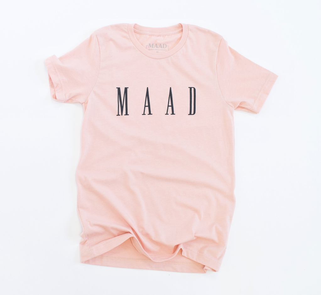 Peachy MAAD - T-Shirt